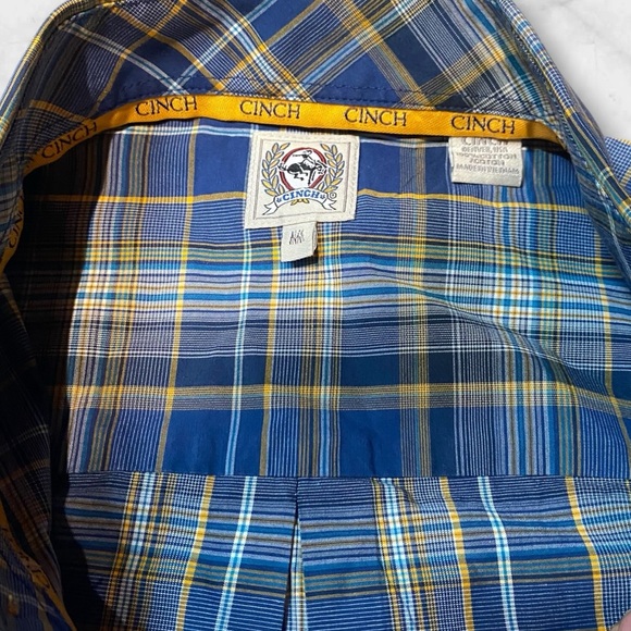 Cinch medium blue yellow button up - Picture 7 of 7